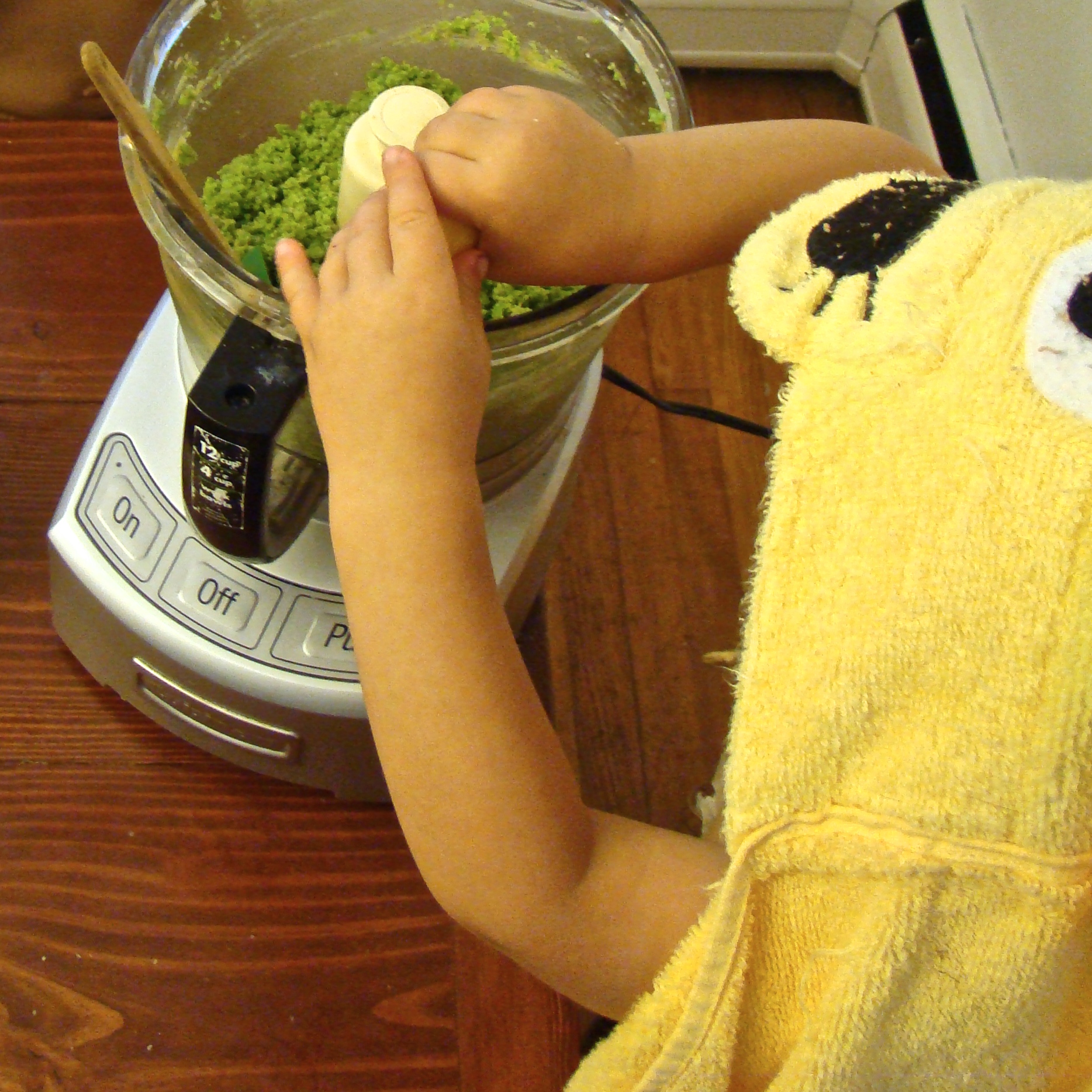 making green pea hummus