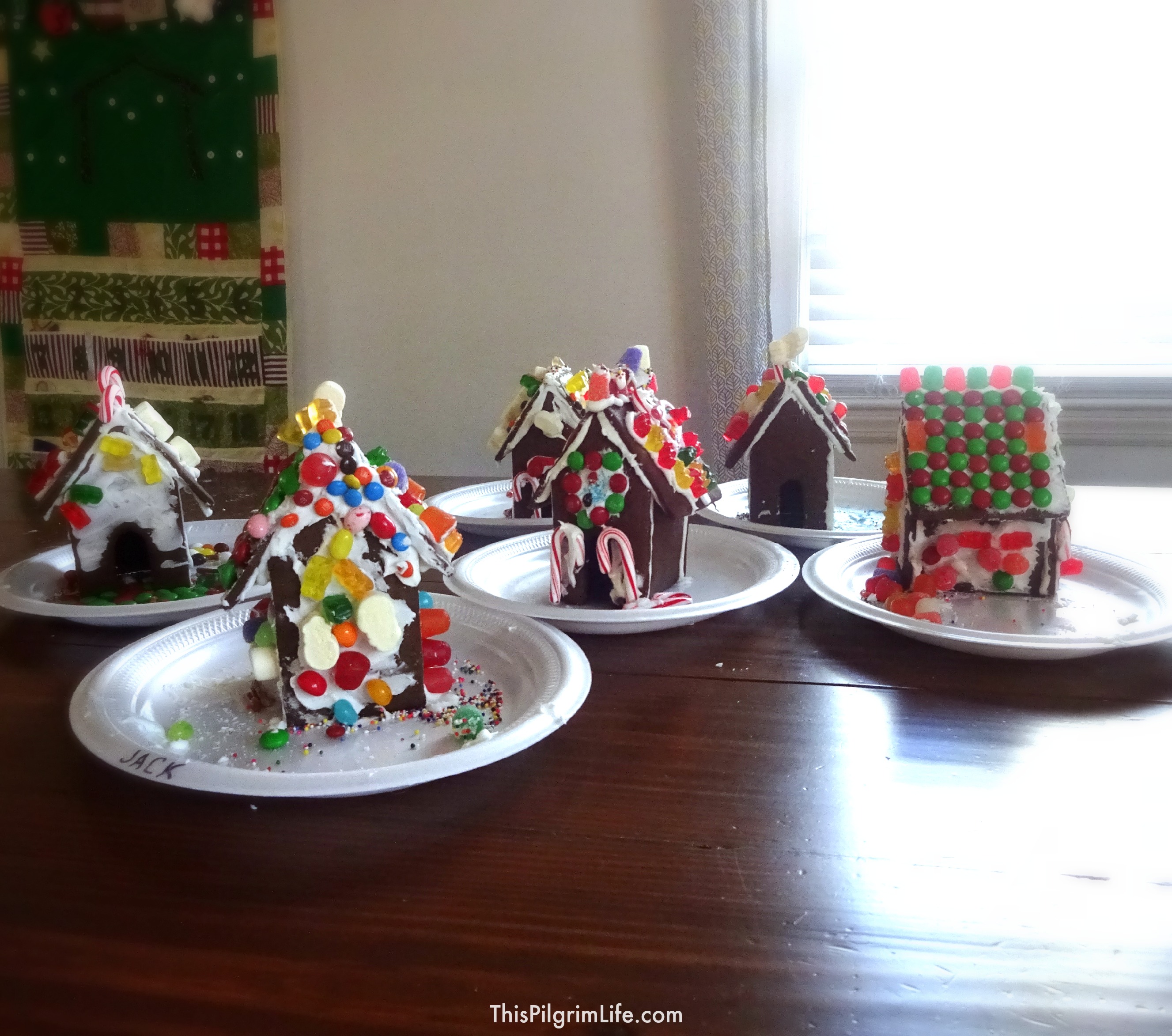 Gingerbread Host a gingerbread house party-- tips to make your party a success! 