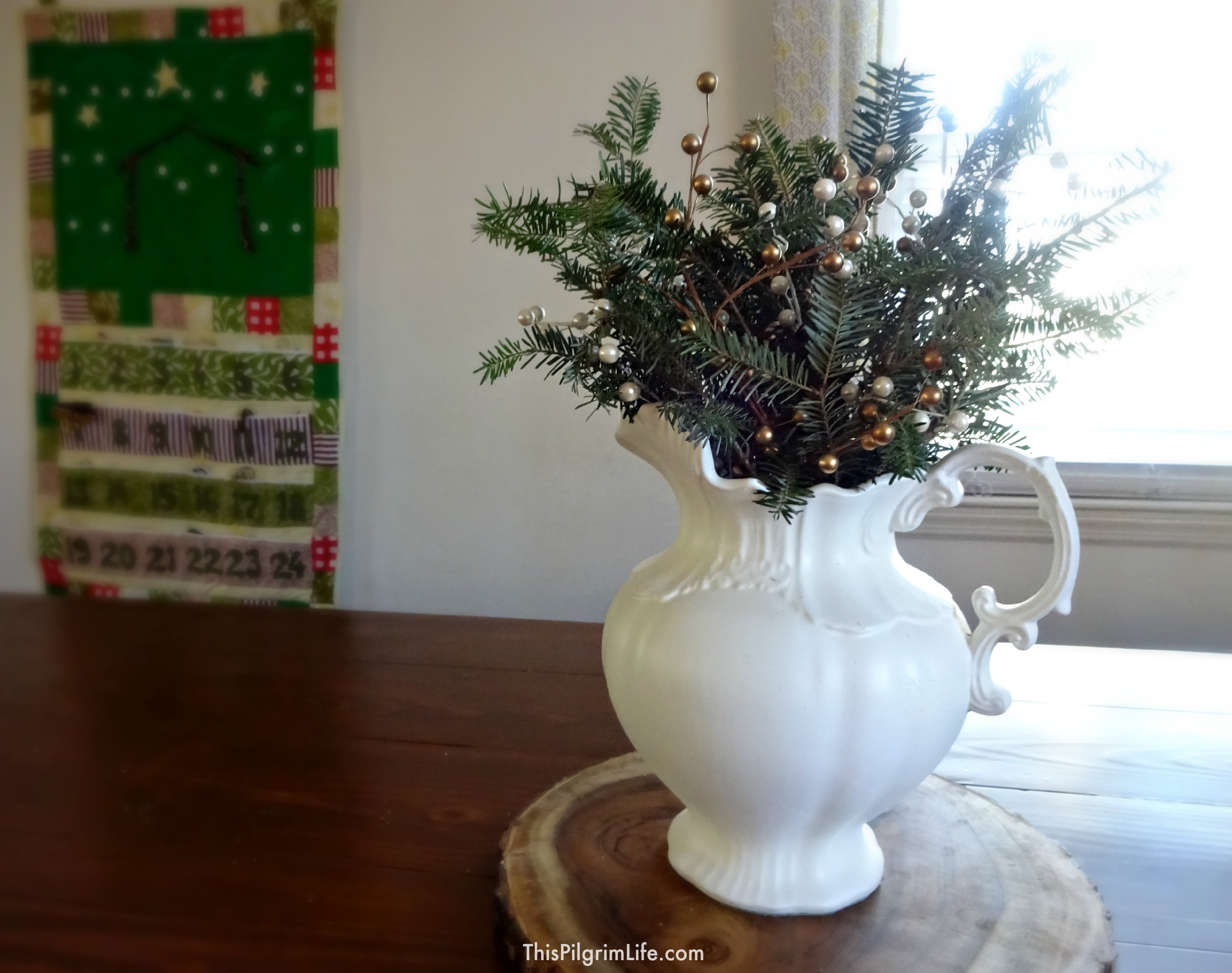 Christmas home tour (part 2) and an easy countdown calendar for kids to make. 