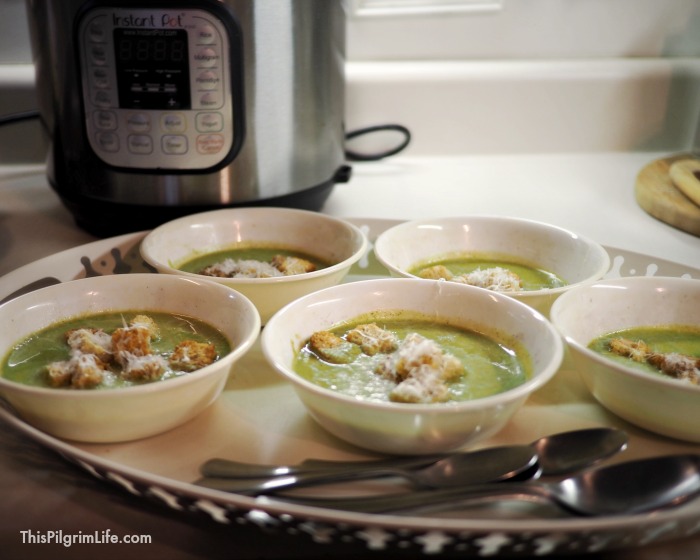 (Extra Green) Instant Pot Broccoli Cheese Soup