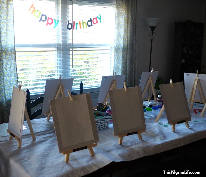 Throw an awesome art birthday party for your creative kids! Check out these ideas for games, activities, decor, and more! 
