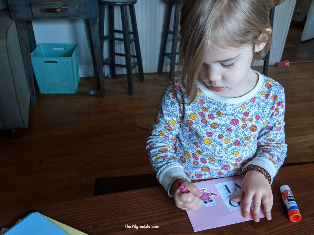 Make simple and sweet homemade Valentines Day cards with this free Valentine's Day printable!